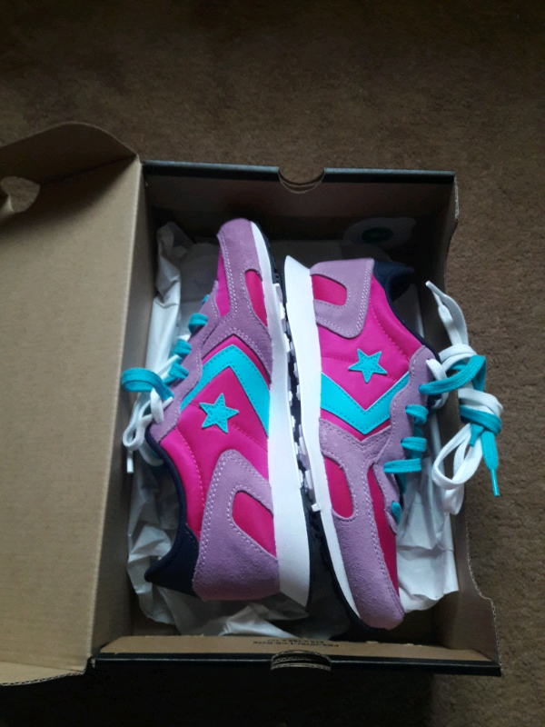 converse thunderbolt trainers